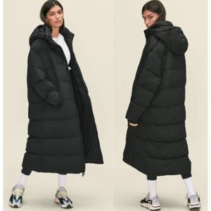 Girlfriend Collective Long Recycled Puffer Jacket in Black Size 4X